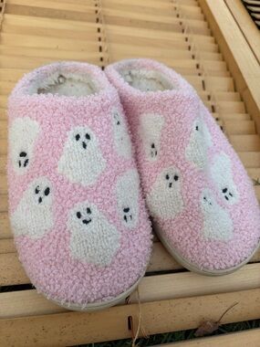 Pink Ghost Pattern Cozy Slippers